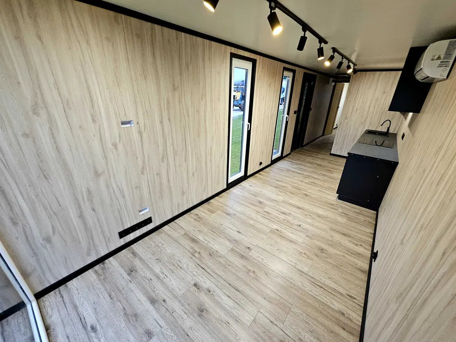 Habitable shipping container – Mobile home / office / holiday accommodation
